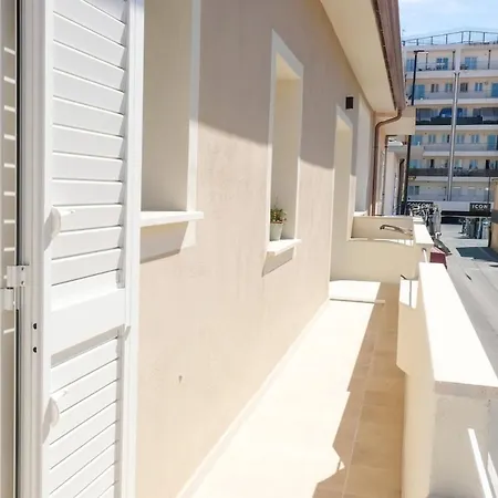 Center - Beautiful Modern House With Balcony Апартаменти *
